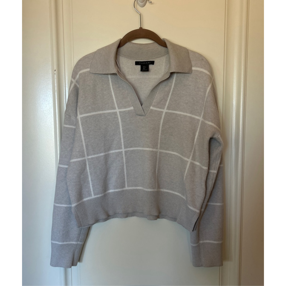 Women's TAHARI Grey & White Plaid V-Neck Sweater L